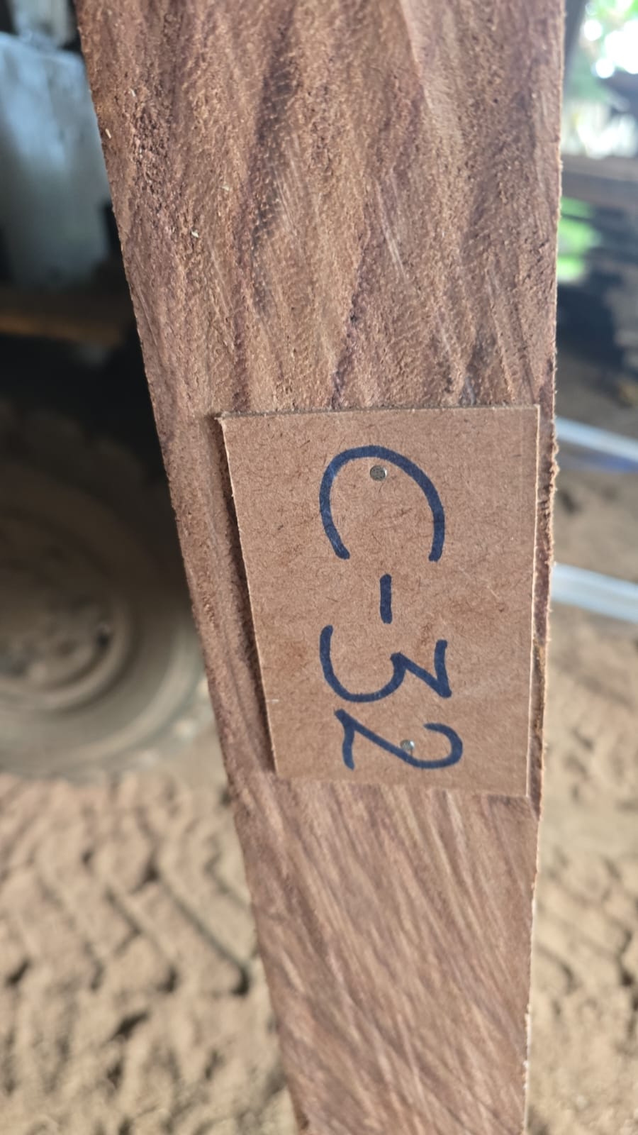 C32