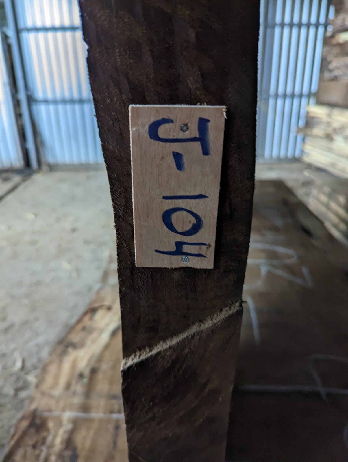 J104